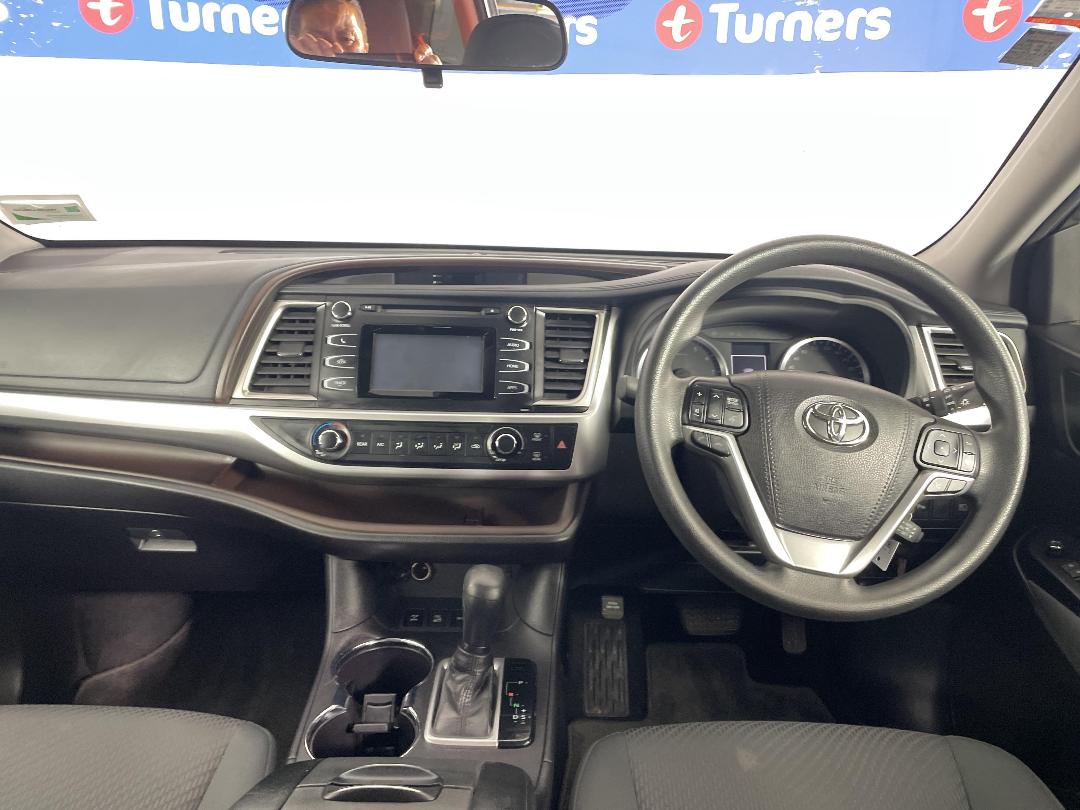 Photo '17' of Toyota Highlander