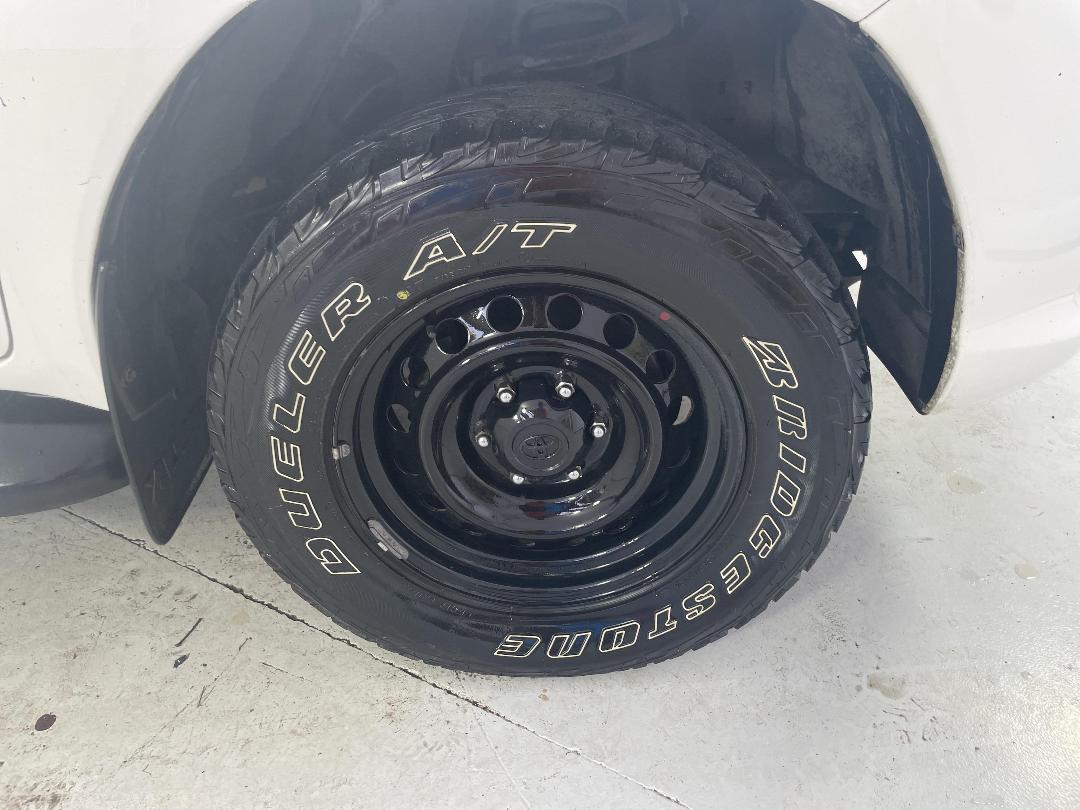 Photo '9' of Toyota Hilux