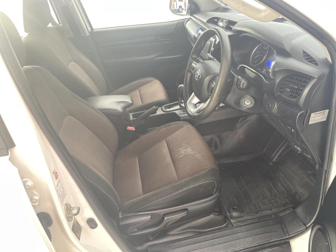 Photo '16' of Toyota Hilux