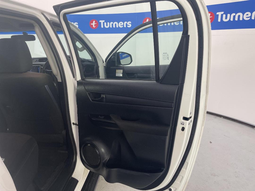 Photo '19' of Toyota Hilux