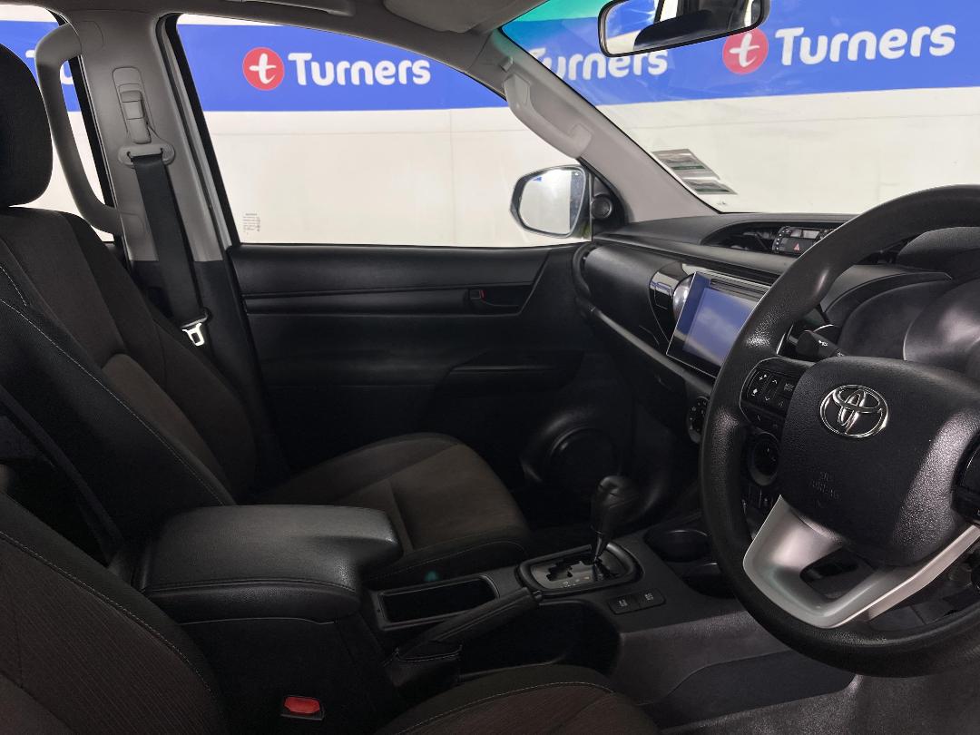 Photo '16' of Toyota Hilux Photo '16' of Toyota Hilux