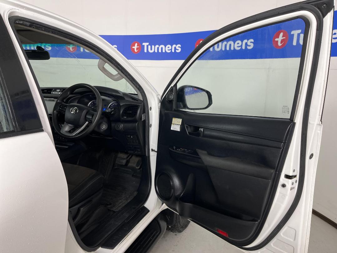 Photo '15' of Toyota Hilux Photo '15' of Toyota Hilux