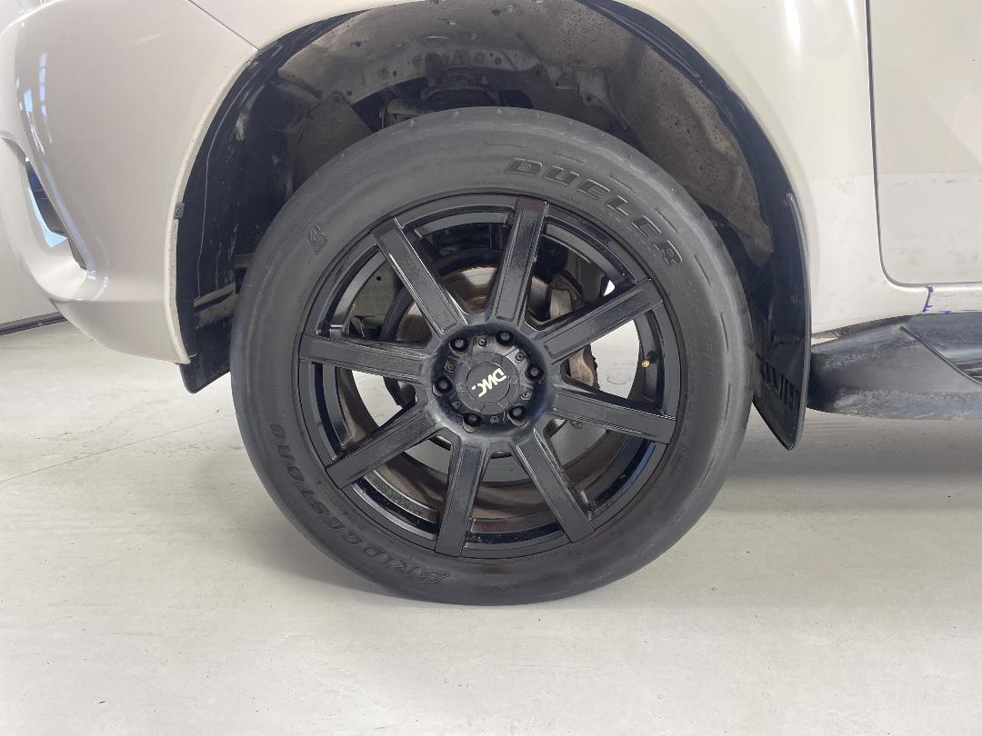 Photo '10' of Toyota Hilux