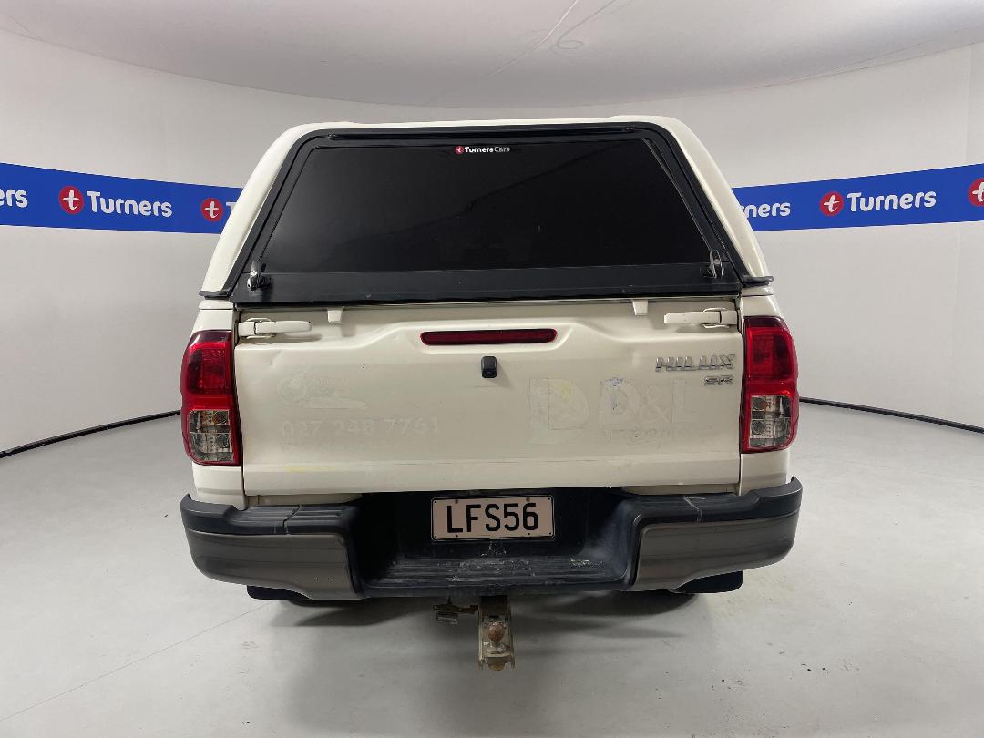 Photo '6' of Toyota Hilux