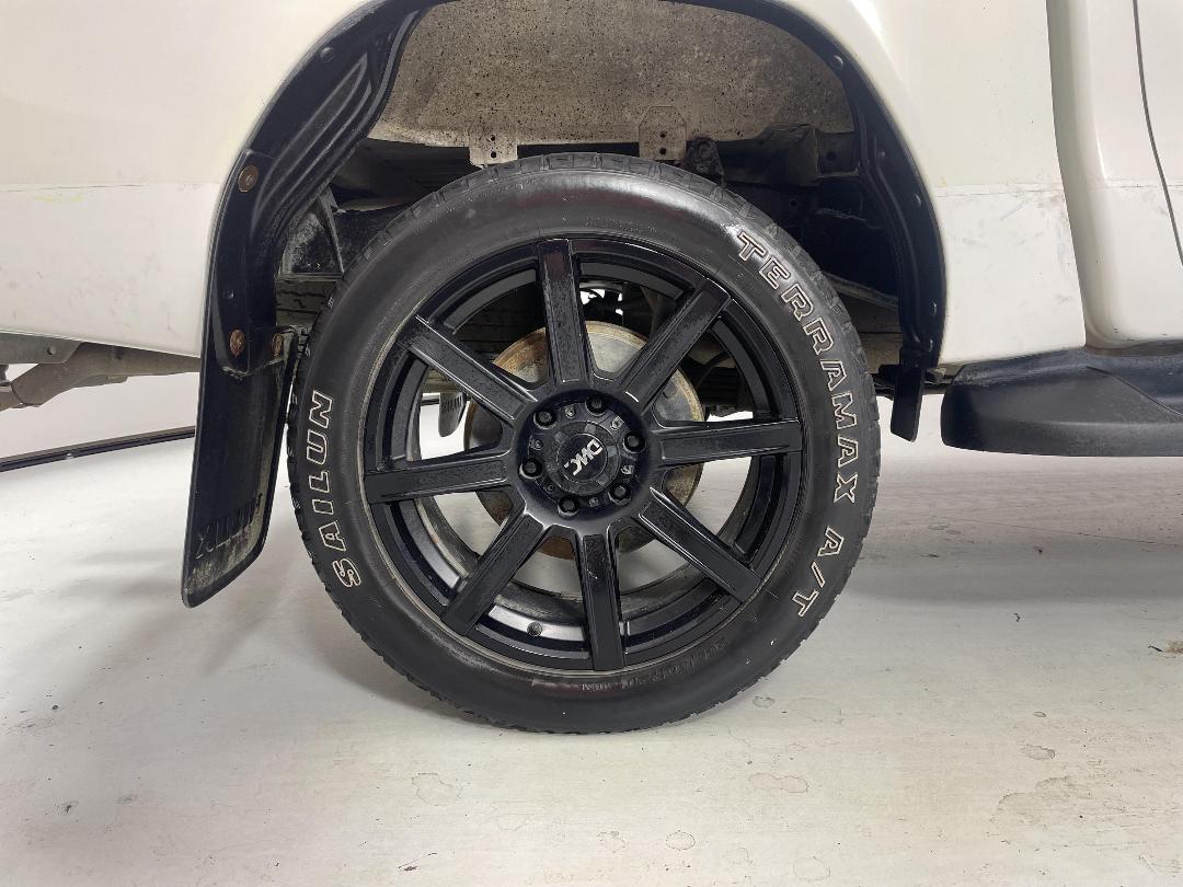 Photo '12' of Toyota Hilux