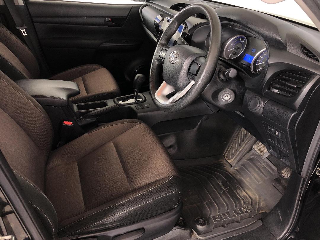 Photo '16' of Toyota Hilux