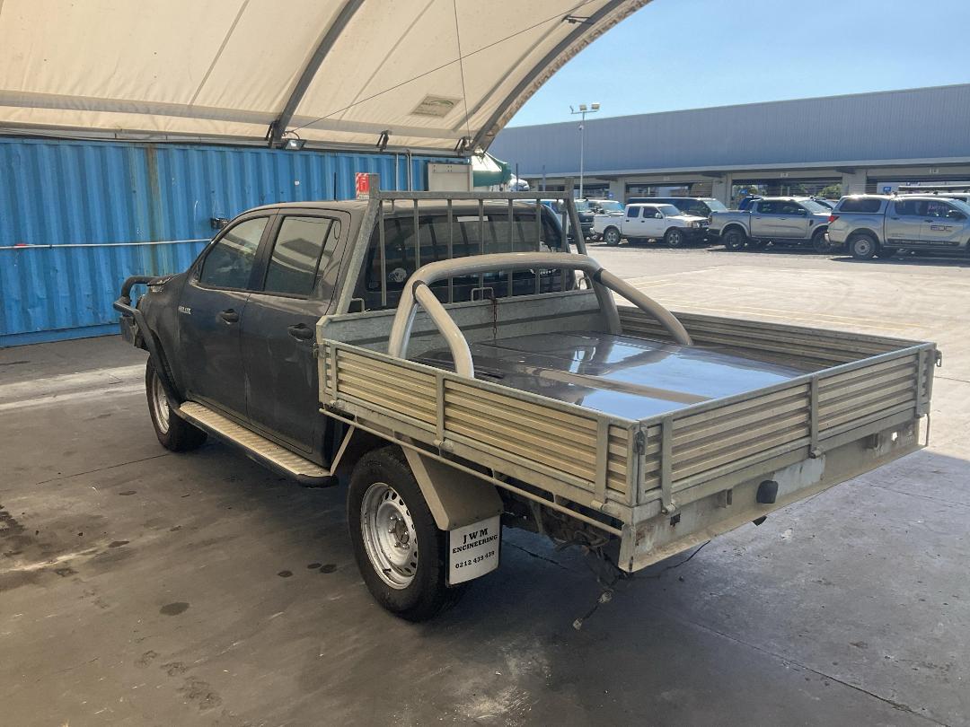 Photo '11' of Toyota Hilux SR TD DC/CC