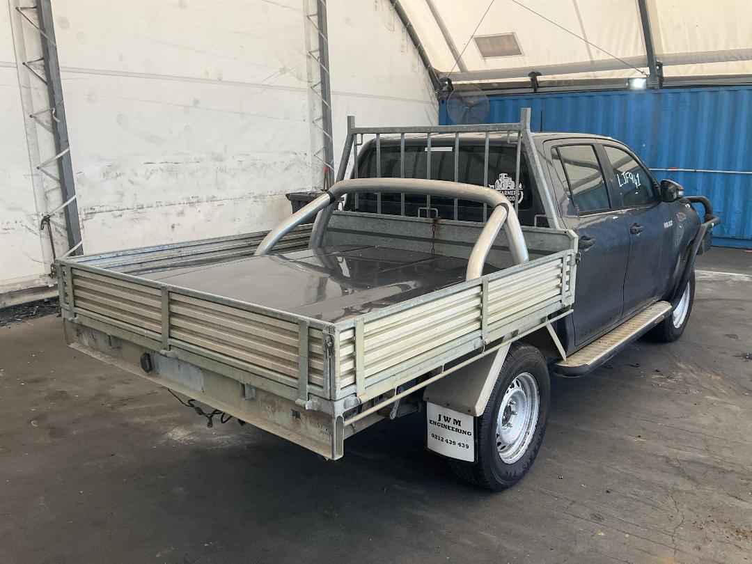 Photo '15' of Toyota Hilux SR TD DC/CC