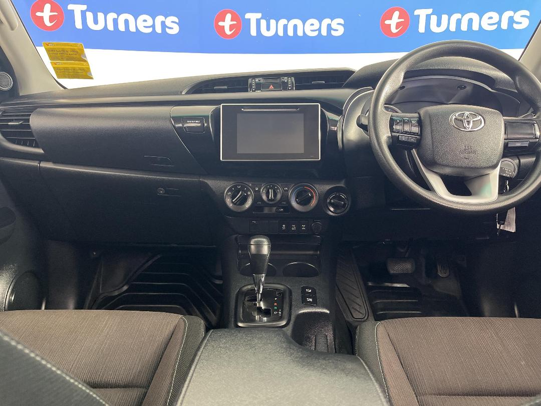 Photo '18' of Toyota Hilux