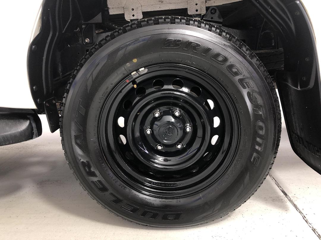 Photo '11' of Toyota Hilux