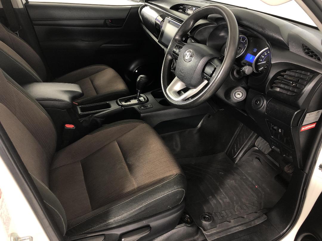 Photo '16' of Toyota Hilux