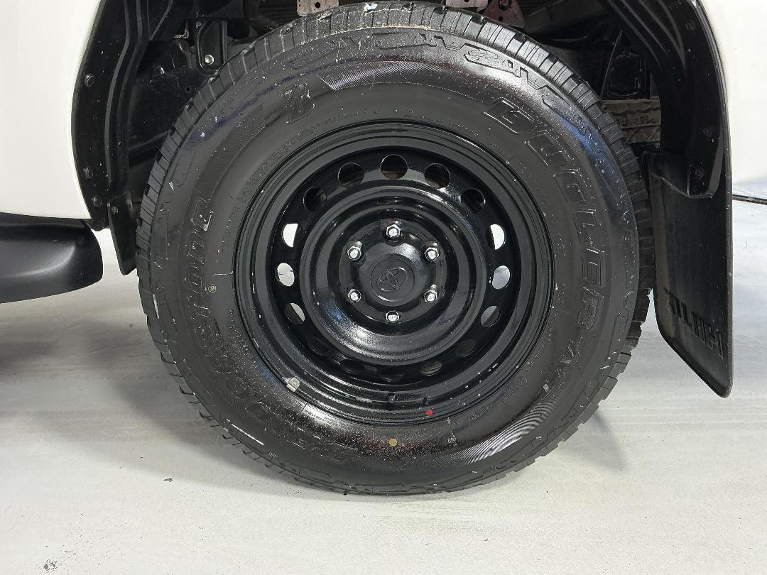 Photo '11' of Toyota Hilux