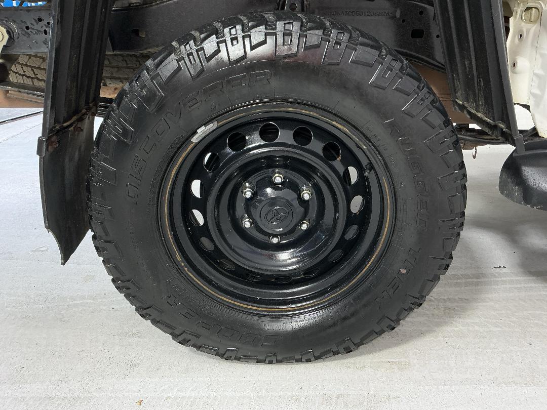 Photo '12' of Toyota Hilux