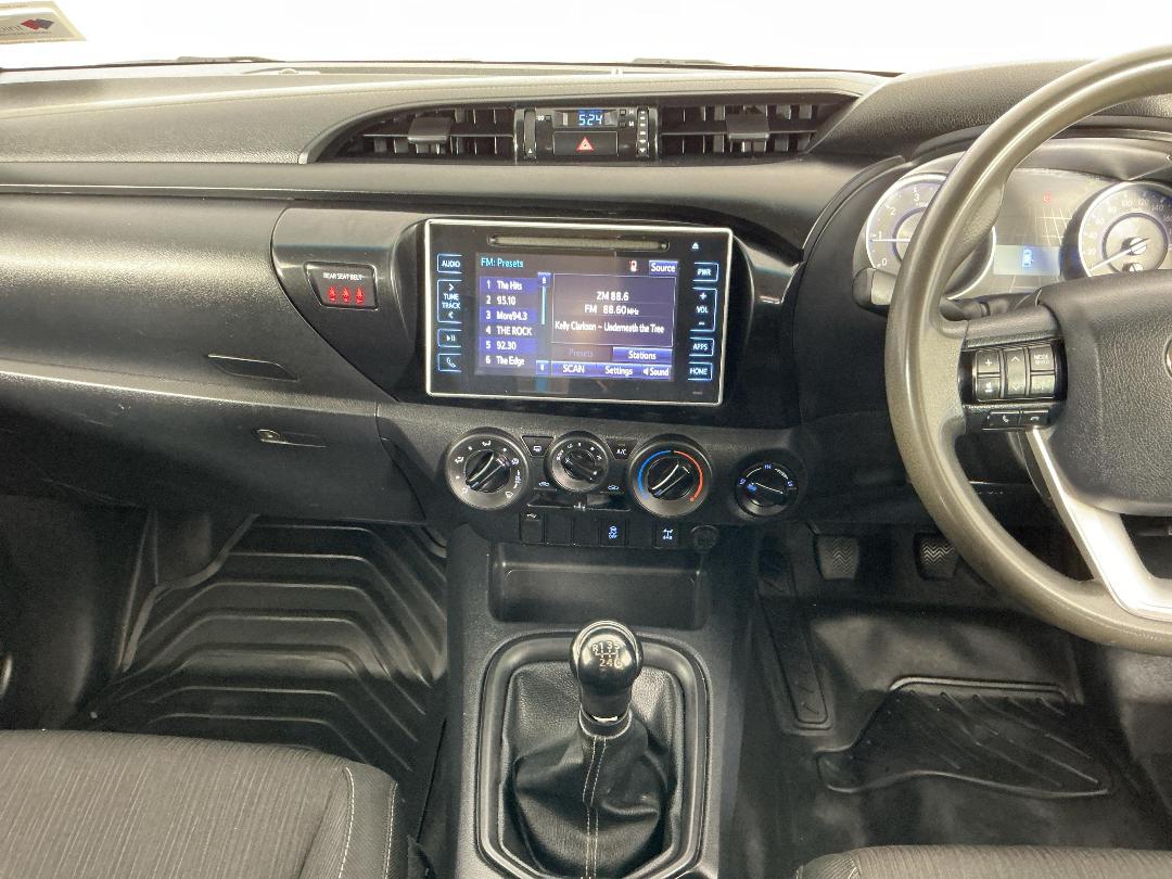 Photo '18' of Toyota Hilux