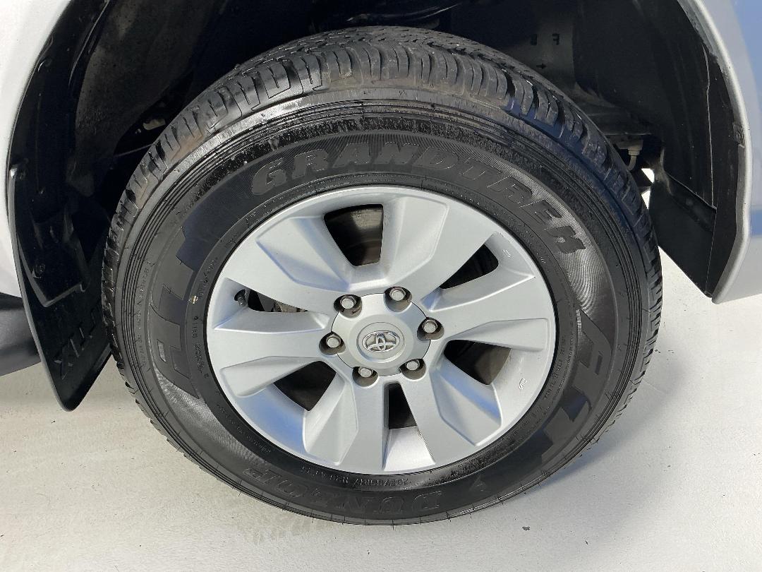 Photo '9' of Toyota Hilux