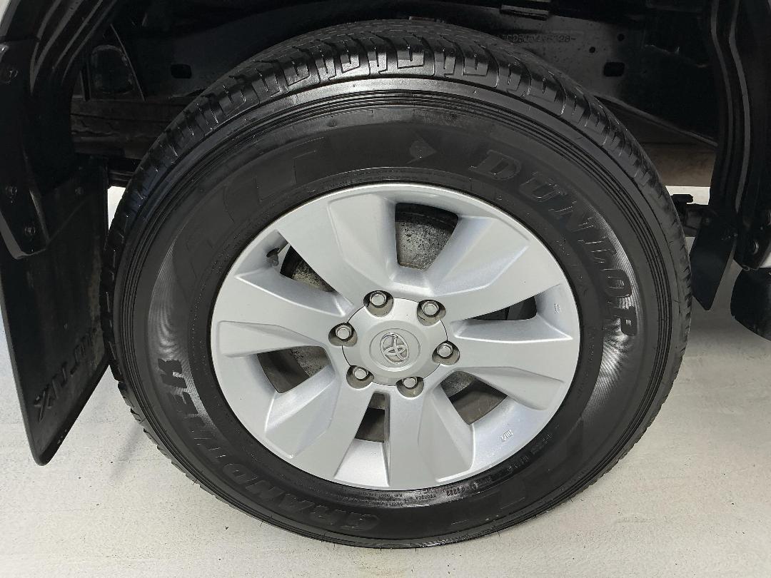 Photo '12' of Toyota Hilux