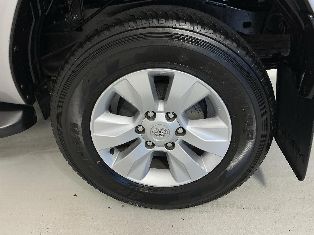 Photo '11' of Toyota Hilux