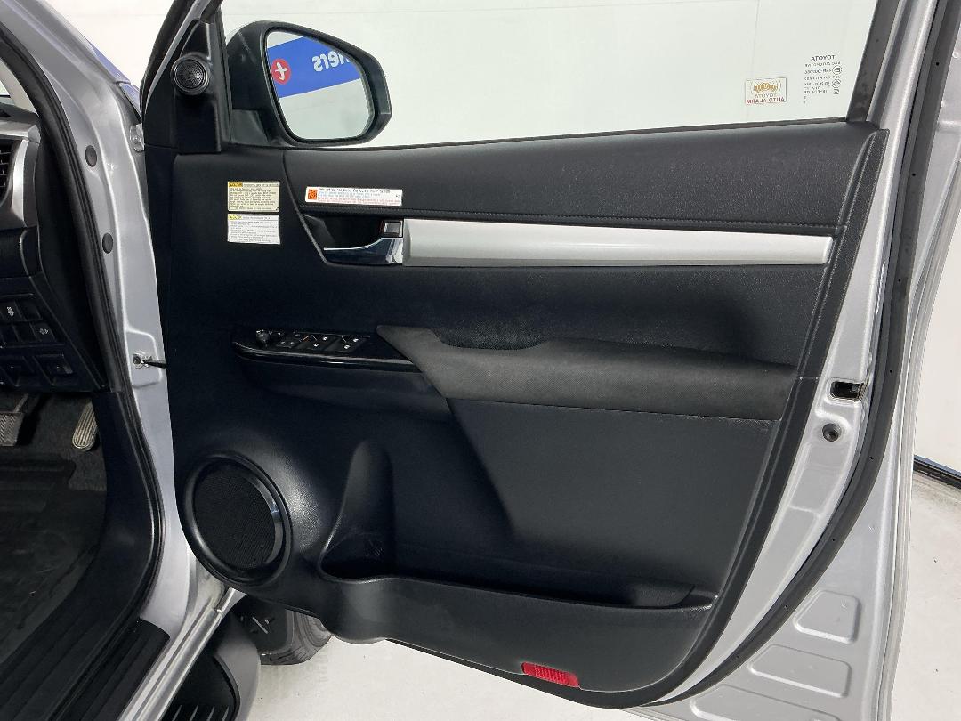 Photo '15' of Toyota Hilux