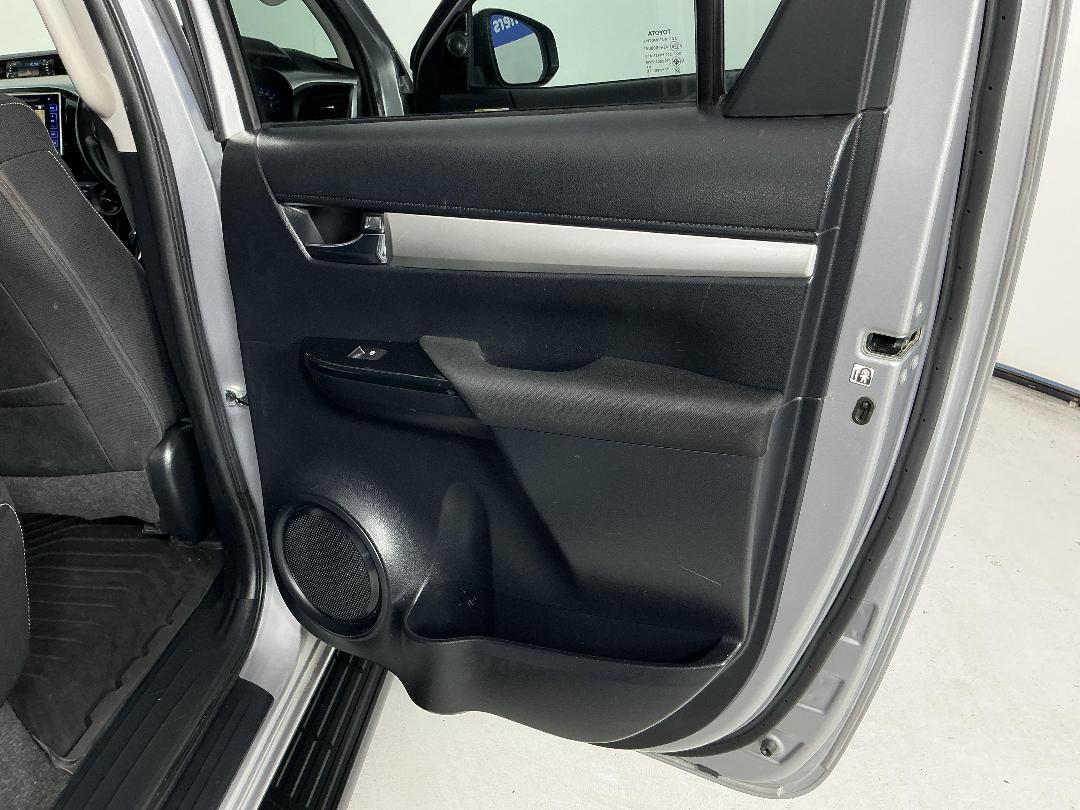 Photo '19' of Toyota Hilux