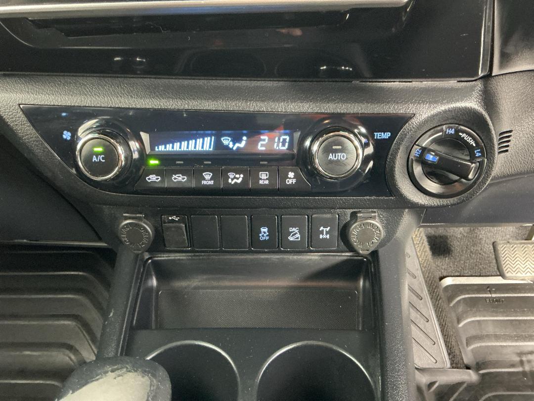 Photo '23' of Toyota Hilux