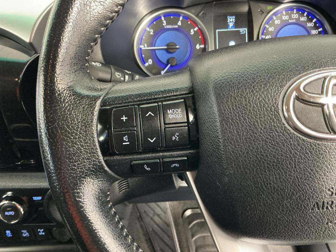 Photo '24' of Toyota Hilux