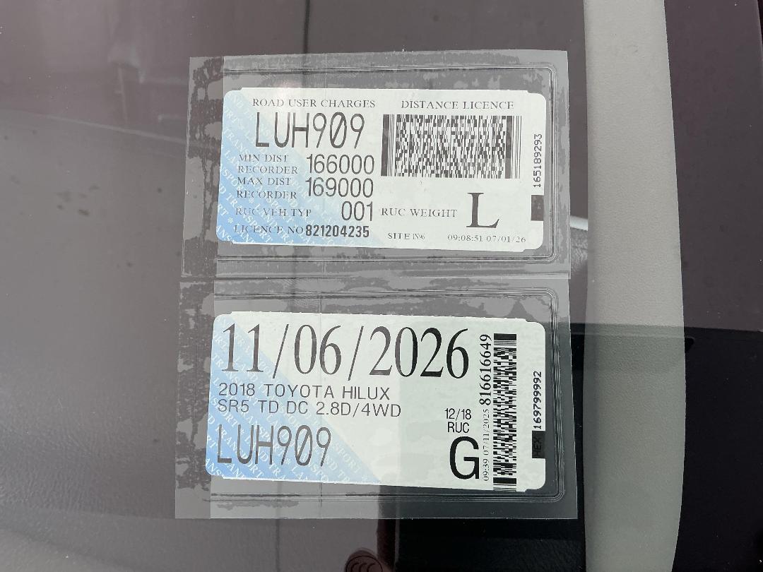 Photo '28' of Toyota Hilux