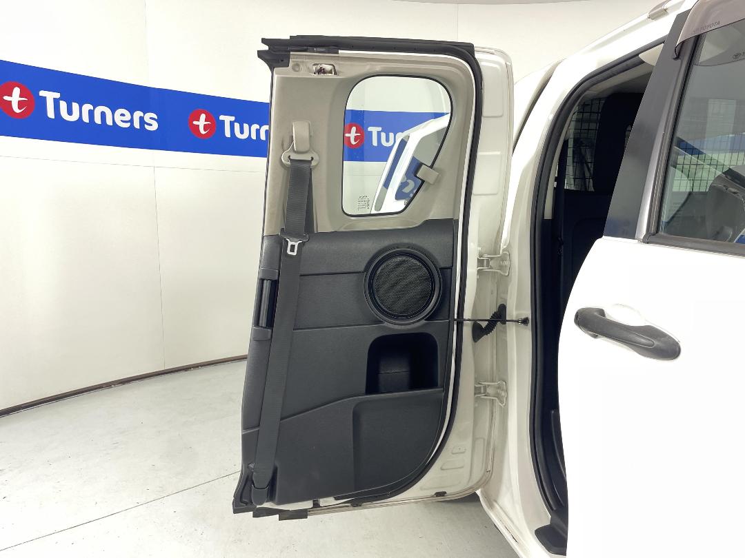 Photo '19' of Toyota Hilux Photo '19' of Toyota Hilux