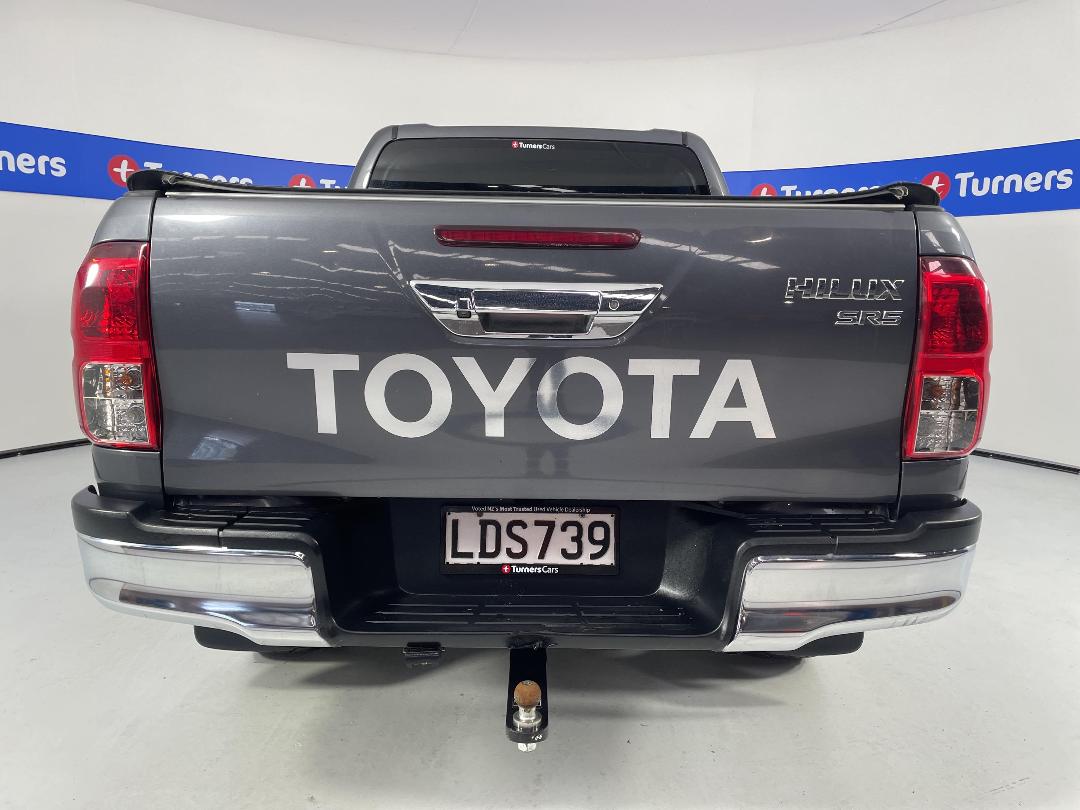 Photo '6' of Toyota Hilux