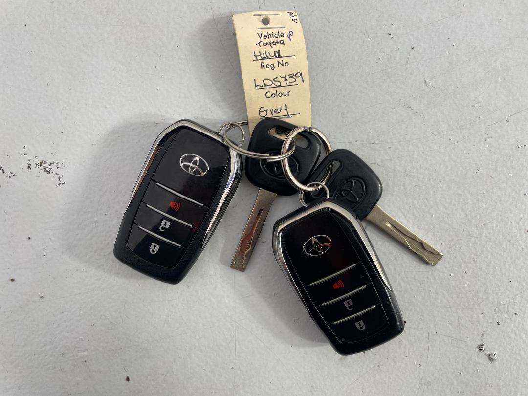 Photo '22' of Toyota Hilux