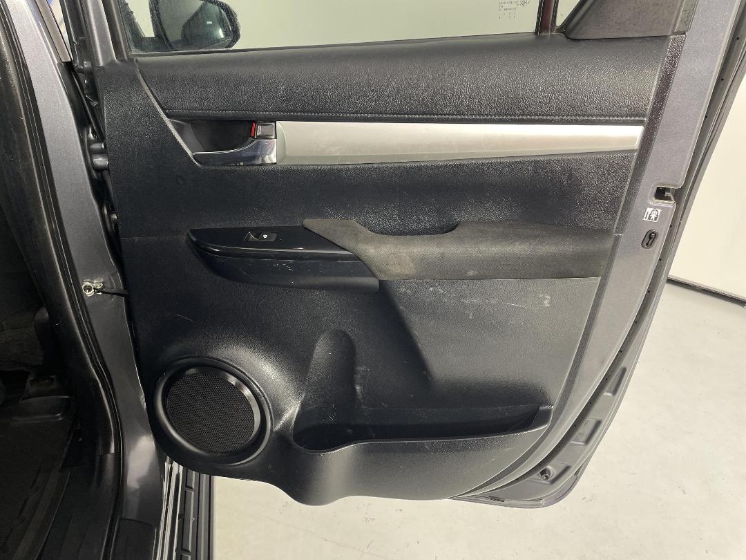 Photo '19' of Toyota Hilux