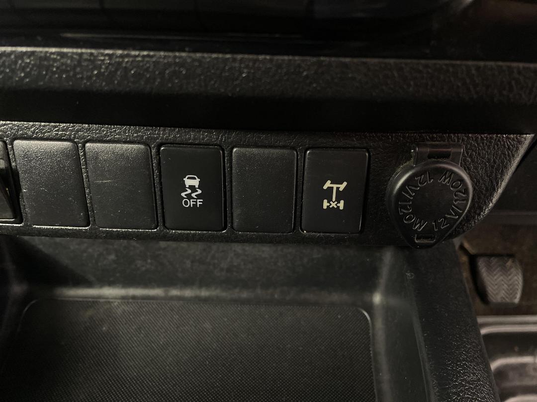 Photo '28' of Toyota Hilux