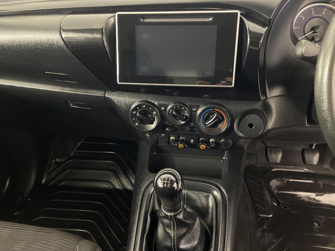 Photo '18' of Toyota Hilux