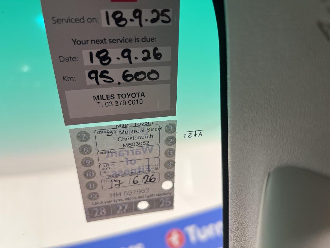 Photo '21' of Toyota Hilux