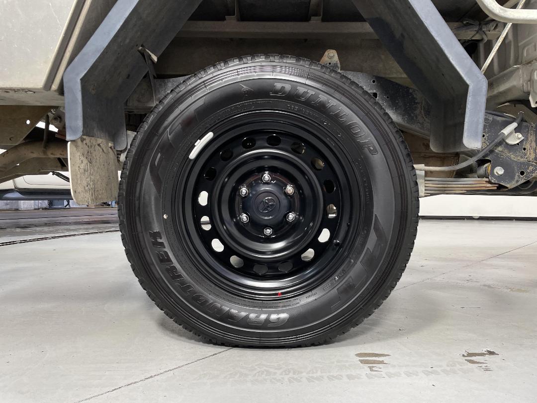 Photo '12' of Toyota Hilux