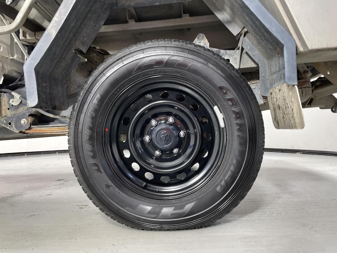 Photo '11' of Toyota Hilux