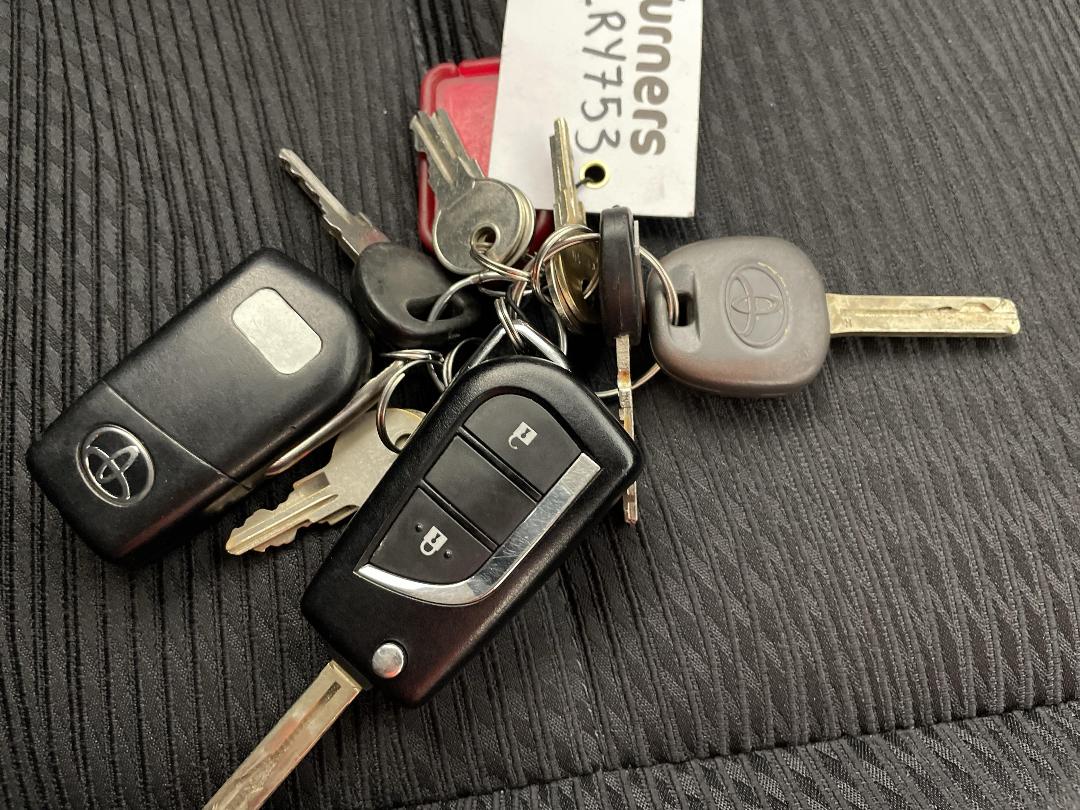 Photo '21' of Toyota Hilux