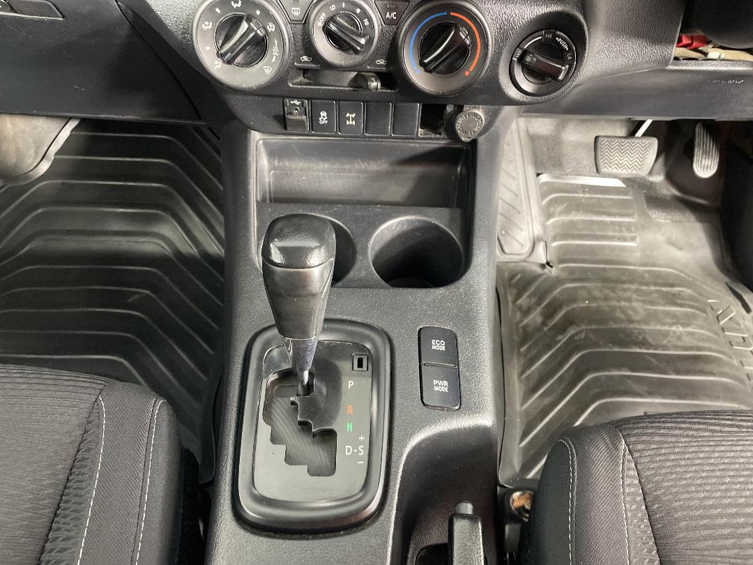 Photo '18' of Toyota Hilux