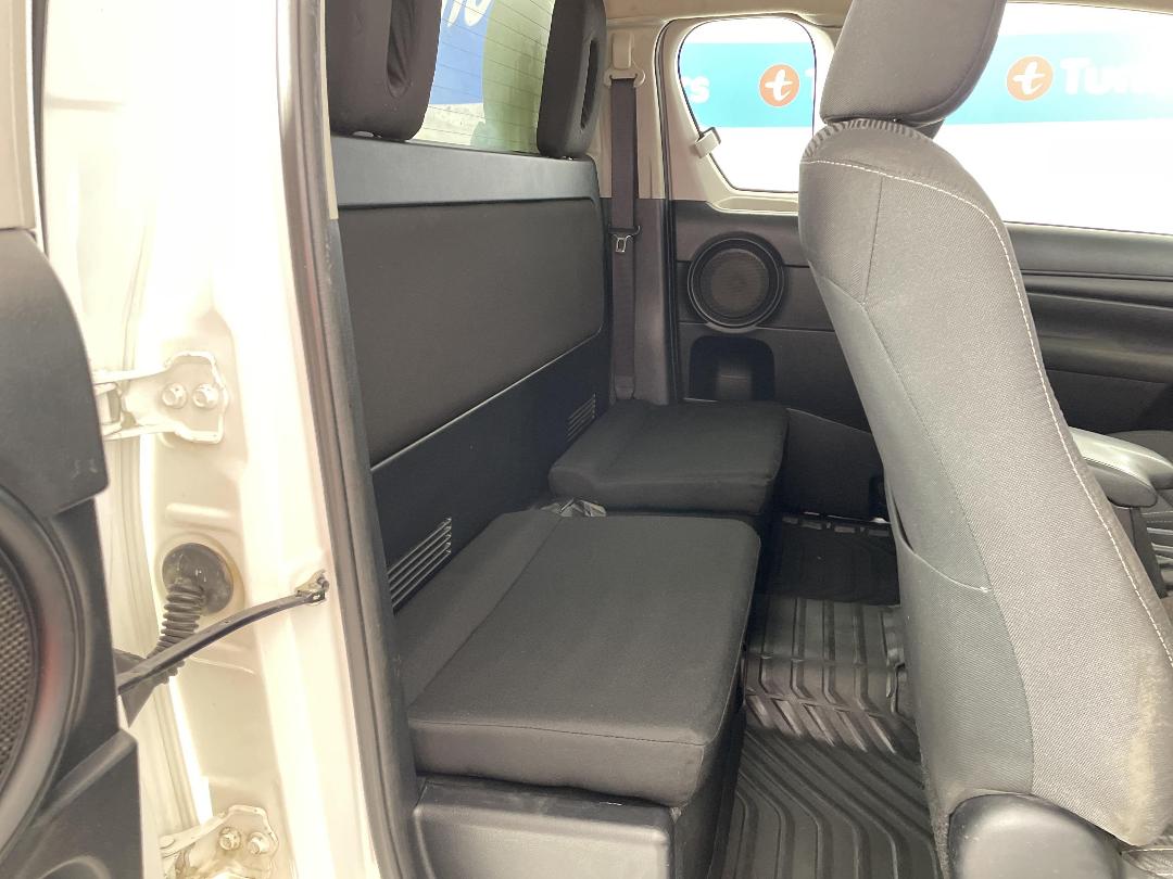 Photo '19' of Toyota Hilux Photo '19' of Toyota Hilux