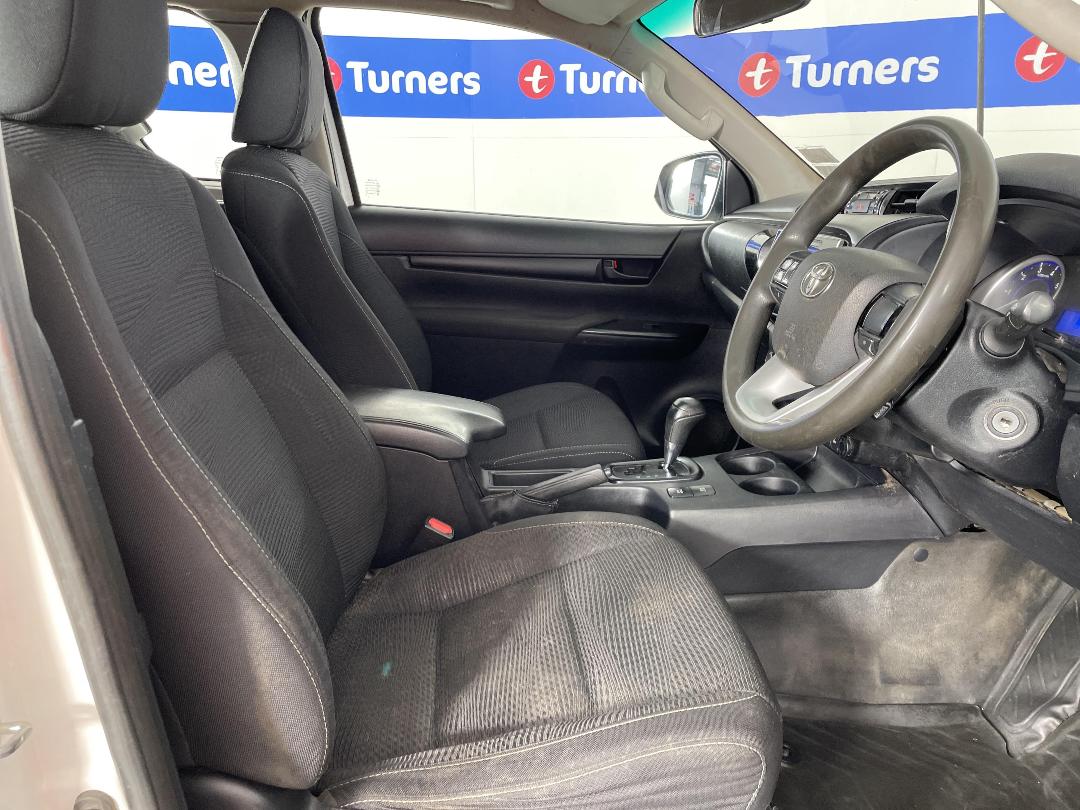 Photo '16' of Toyota Hilux Photo '16' of Toyota Hilux