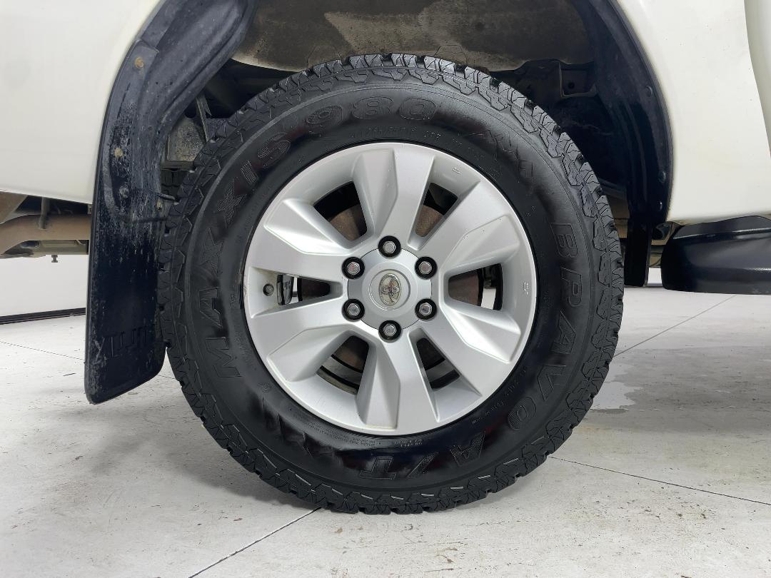 Photo '12' of Toyota Hilux