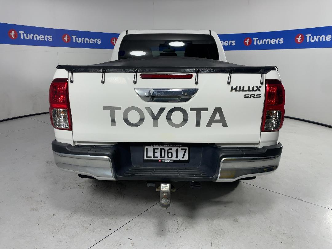 Photo '6' of Toyota Hilux