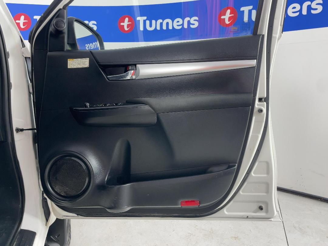 Photo '15' of Toyota Hilux