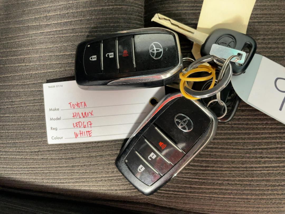 Photo '22' of Toyota Hilux