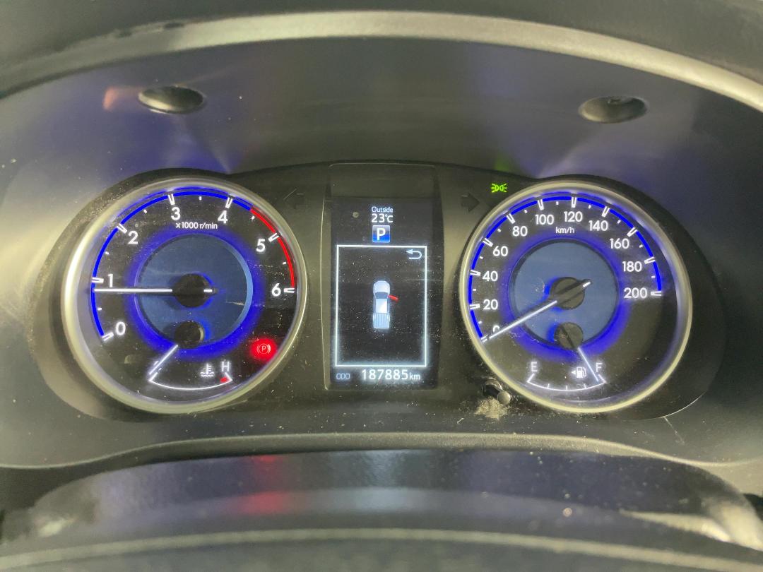 Photo '21' of Toyota Hilux