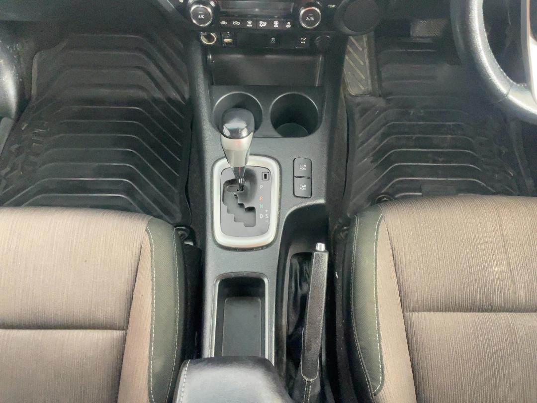 Photo '18' of Toyota Hilux