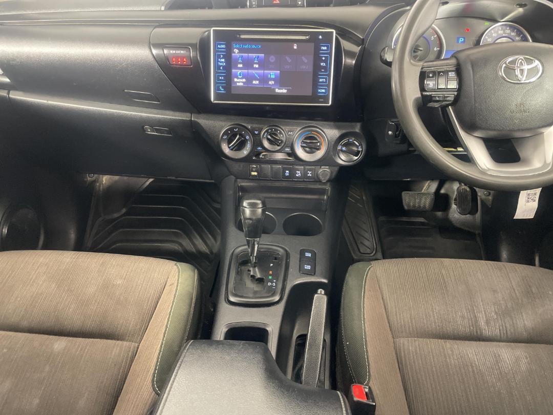 Photo '18' of Toyota Hilux