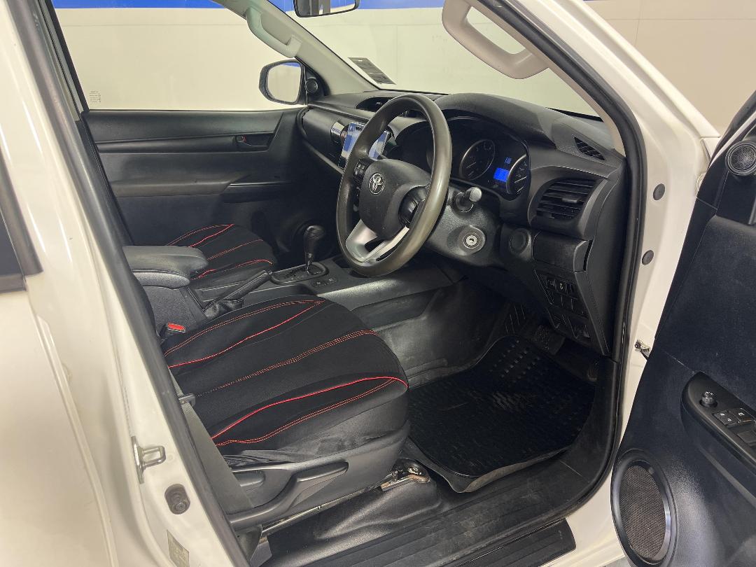 Photo '16' of Toyota Hilux Photo '16' of Toyota Hilux