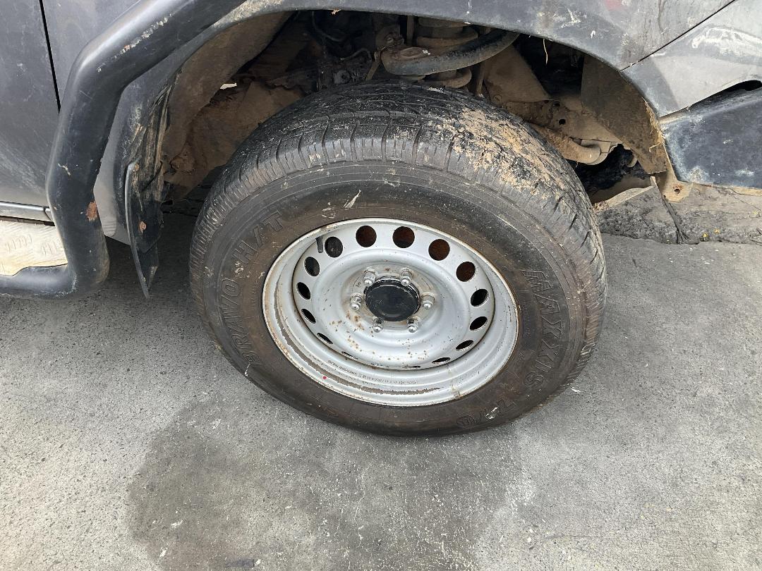 Photo '2' of Toyota Hilux SR TD DC/CC Photo '2' of Toyota Hilux SR TD DC/CC