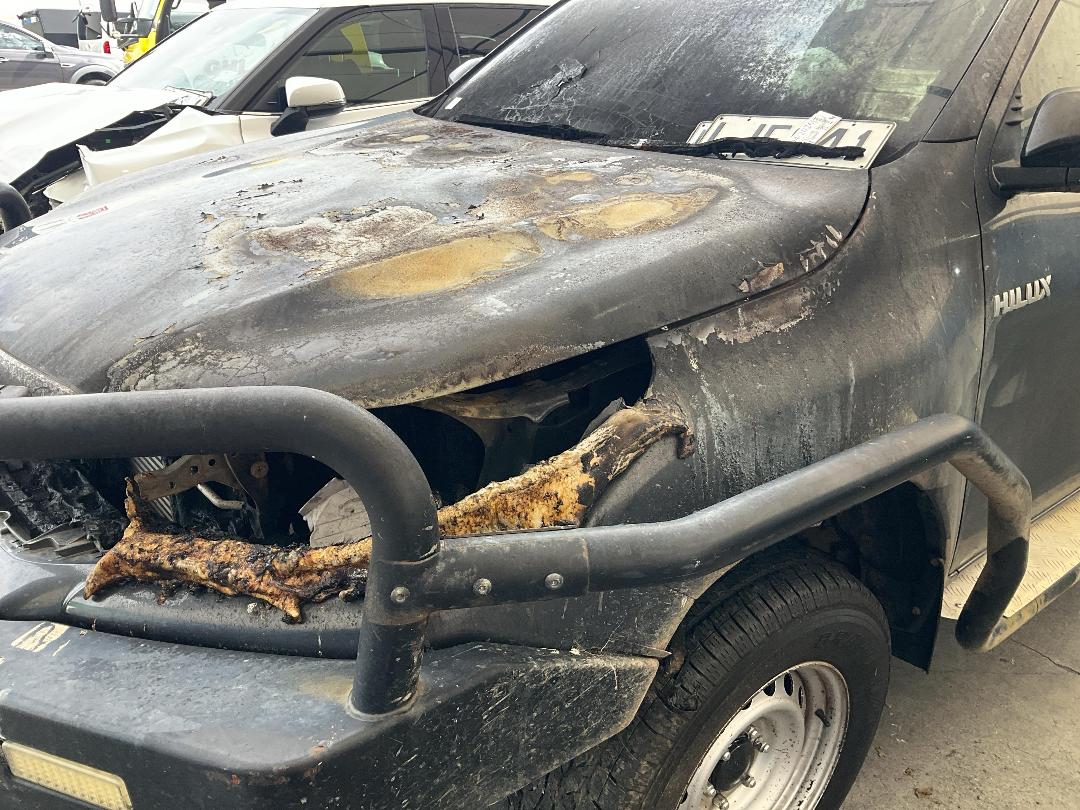 Photo '7' of Toyota Hilux SR TD DC/CC Photo '7' of Toyota Hilux SR TD DC/CC