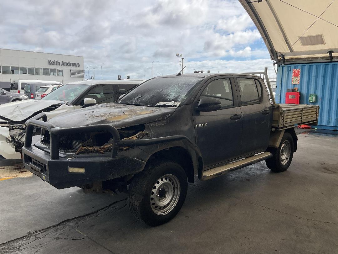 Photo '8' of Toyota Hilux SR TD DC/CC Photo '8' of Toyota Hilux SR TD DC/CC